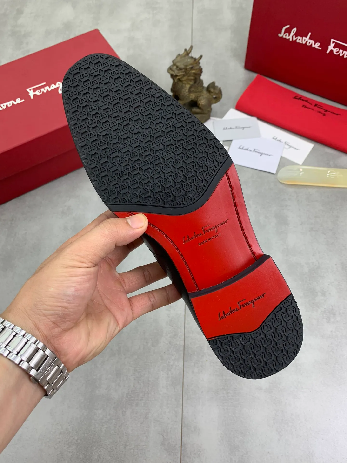 Men's Men's Shoes 💰P460💰[New Style] Water-dyed Niuli 🆘[Salvatore Ferragamo] Ferragamo's latest casual business leather shoes for men! Available at counters simultaneously! The fabric is made of specially imported original pebbled calfskin, and the lining is made of imported water-dyed cowhide. It is absolutely luxurious and leads the fashion trend. Matching code: 38-45 (46 can be customized) multiple colors available